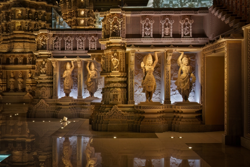 BAPS Hindu Mandir: A Sacred Language of Light